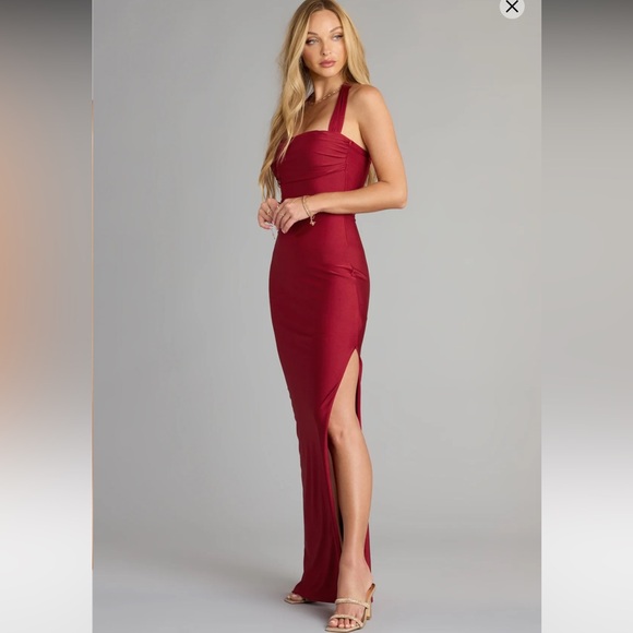 Burgundy Maxi Dress - Picture 2 of 6
